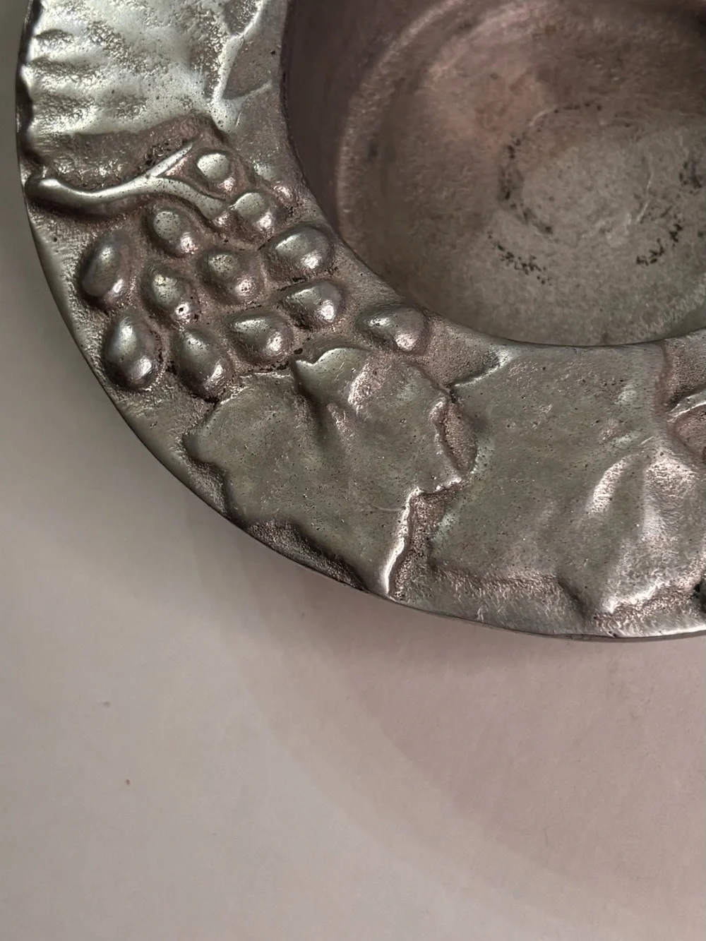 Decorative Silver Grape Motif Wine Bottle Holder  - Home Dining